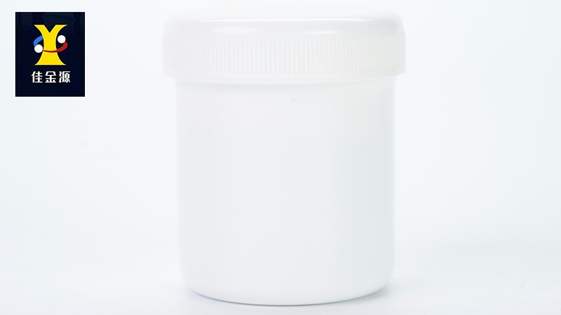 白瓶有鉛錫膏側(cè)無(wú)標(biāo)簽蓋好